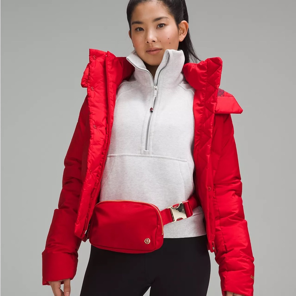 Lululemon lunar new year everywhere belt bag red and gold special edition - Picture 5 of 5